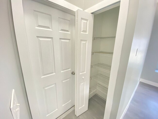 Building Photo - 13245 Shore Dr