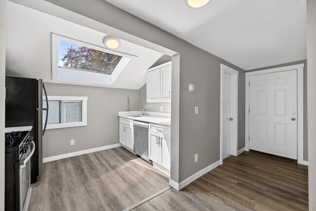 Foto del edificio - Modern 1-Bed Apartment in Heart of Tacoma