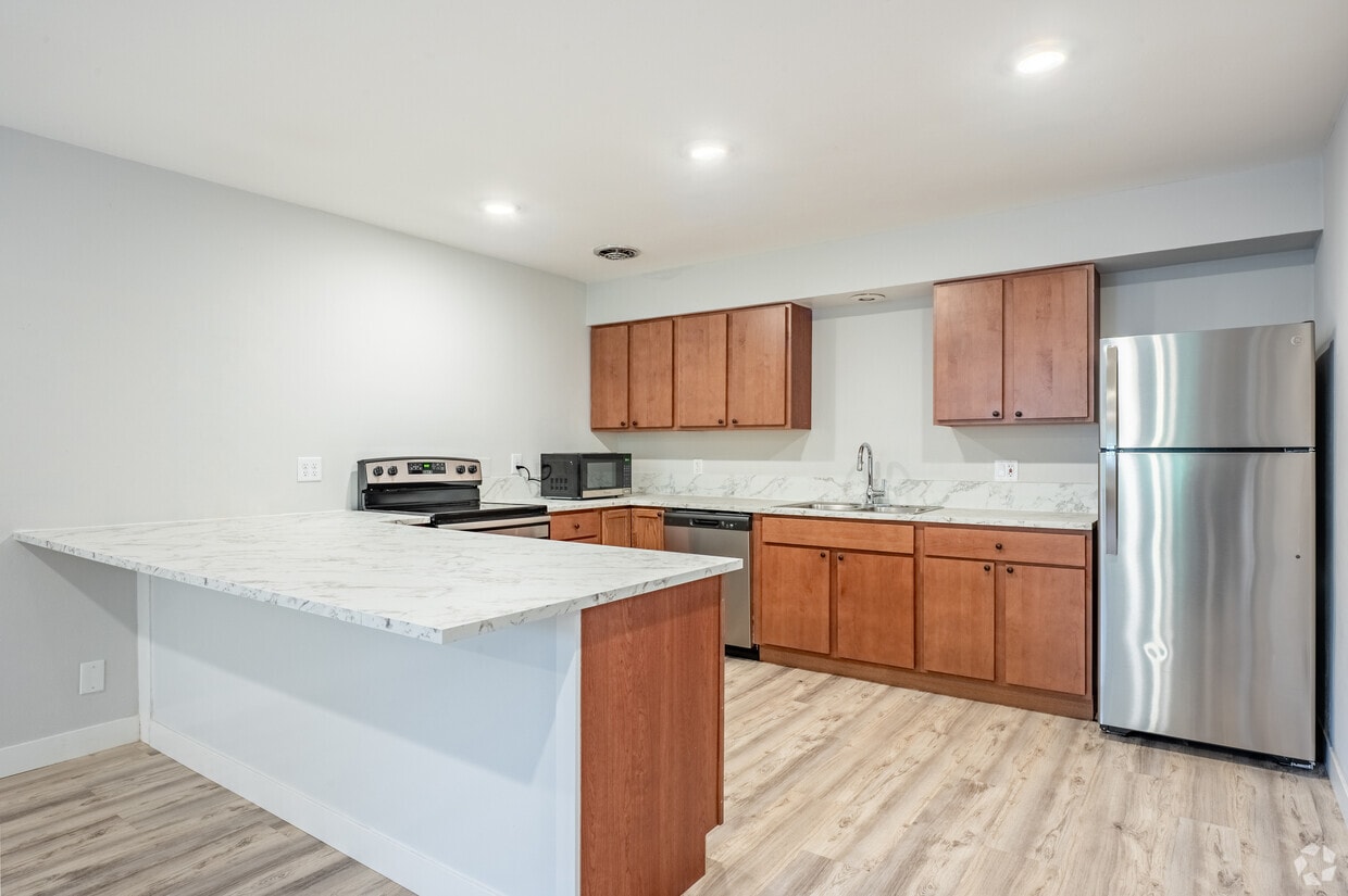 Primary Photo - Parks Edge Apartments