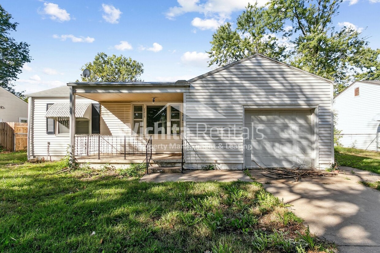 Primary Photo - Move-In ready 2 bed/ 1 bath + 1 car garage