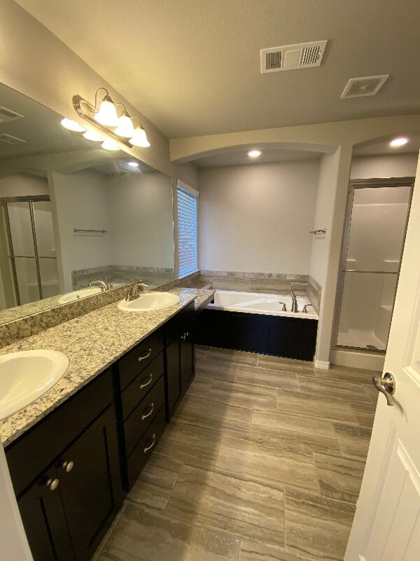 Foto del edificio - 4445 W Wales Dr