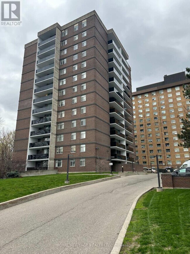 Photo du bâtiment - 1275 Markham Rd