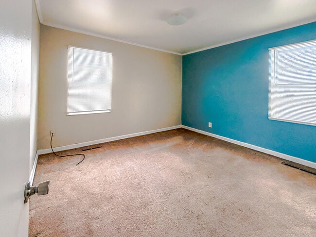 Building Photo - 10111 Corning St