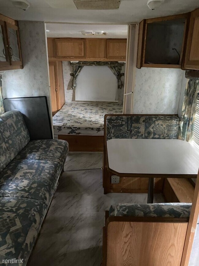 Building Photo - 1 br, 1 bath Mobile Home - 2421 NW 175th Ter
