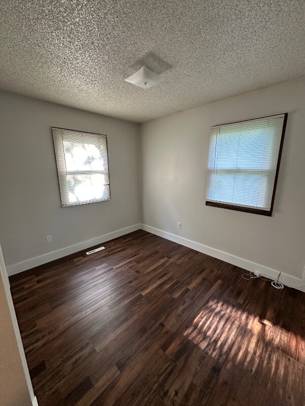 Foto del edificio - 7809 Prairie Ave