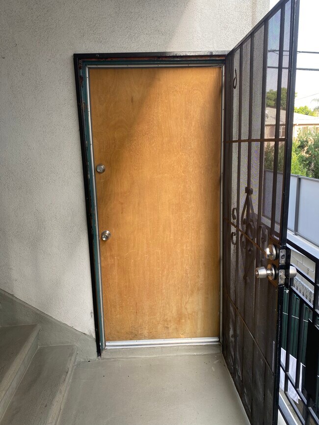Front door - 1812 N Gramercy Pl