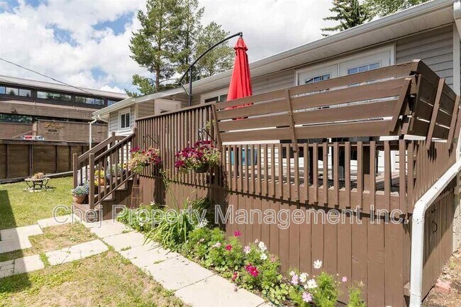 Photo du bâtiment - 14723-14787 87 Ave NW