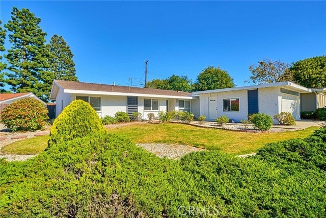 Building Photo - 27916 Alvarez Dr