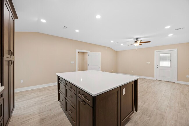 Foto del edificio - 1351 Sanibel Ln