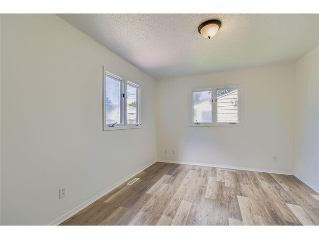 Building Photo - 915 Fuller Ave