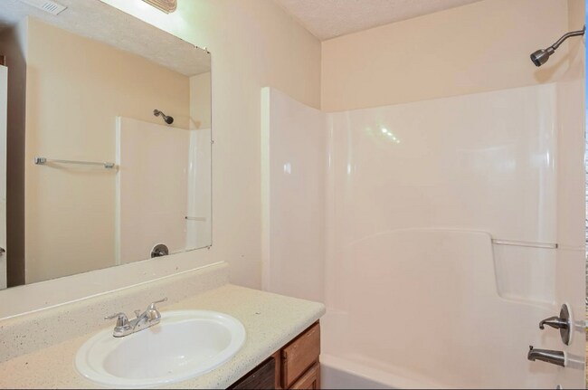 Foto del edificio - 7133 Copperbend Ct SE