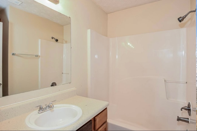 Photo - 7133 Copperbend Ct SE House