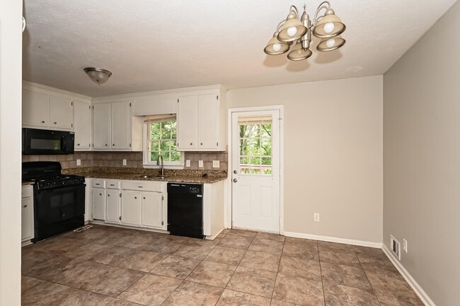 Building Photo - 2094 Toonigh Rd
