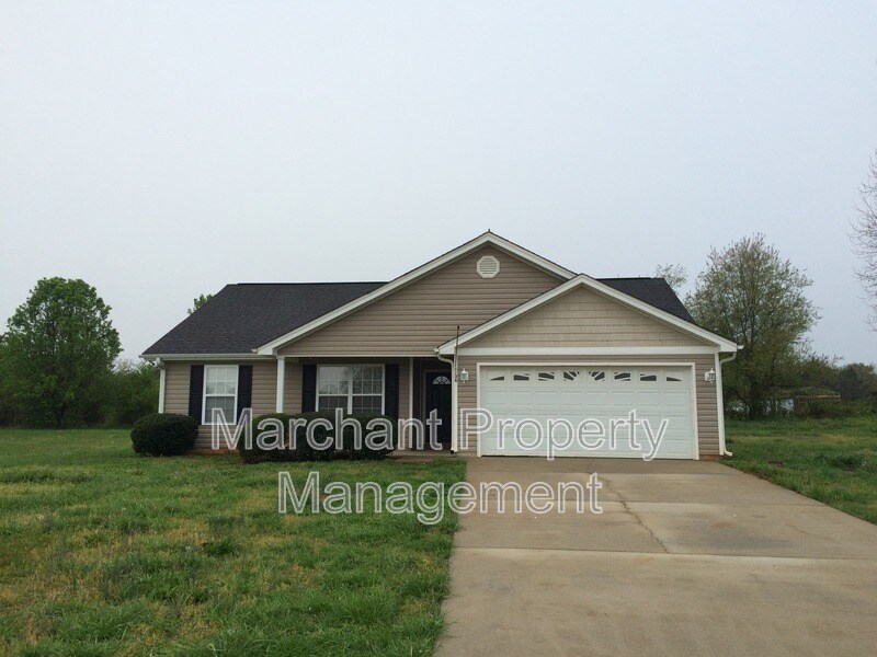 104 Wild Turkey Rd, Williamston, SC 29697 House Rental in Williamston