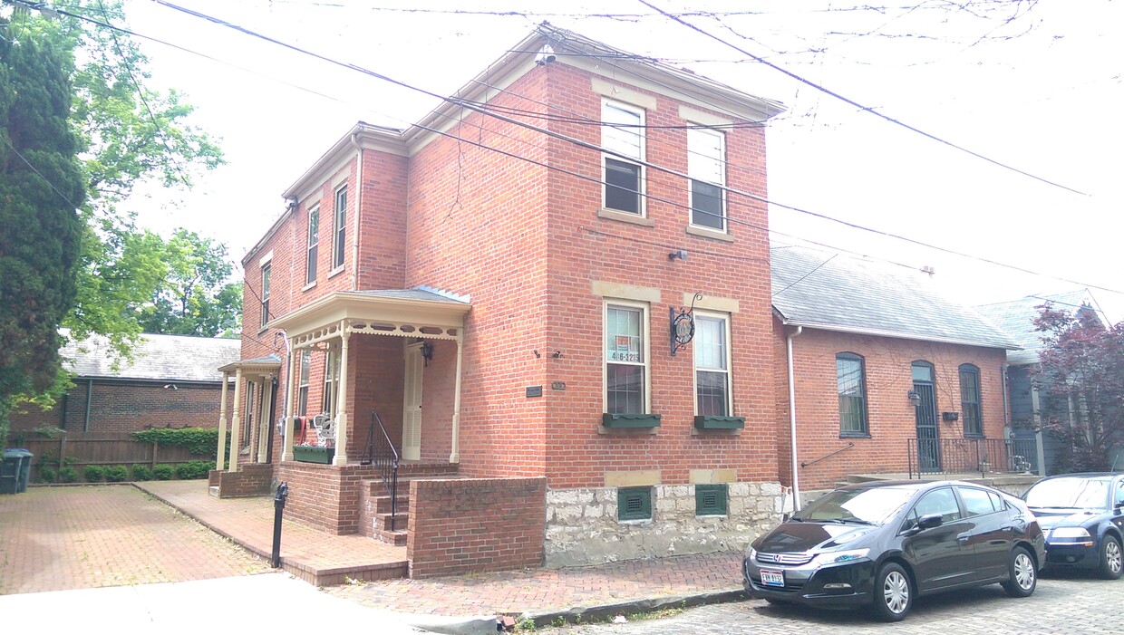 Street View of House - 39 E Hoster St