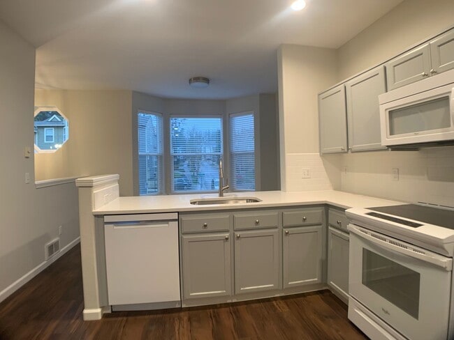 Building Photo - Remodeled Beautiful Progress Ridge Town home! 2 Bedrooms 2 Baths, 1628 Sq. Ft.