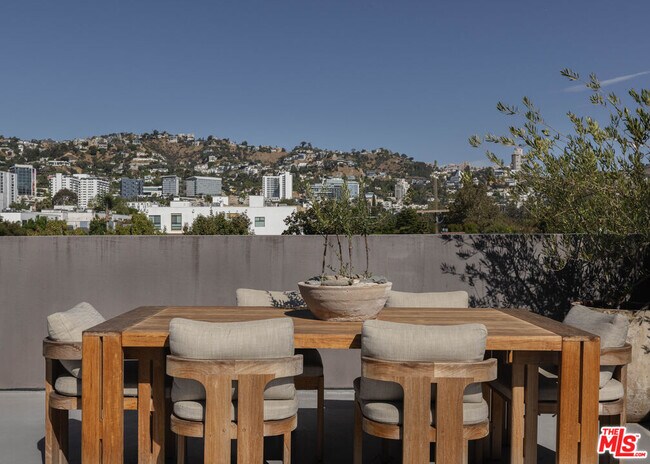 Foto del edificio - 724 Croft Ave