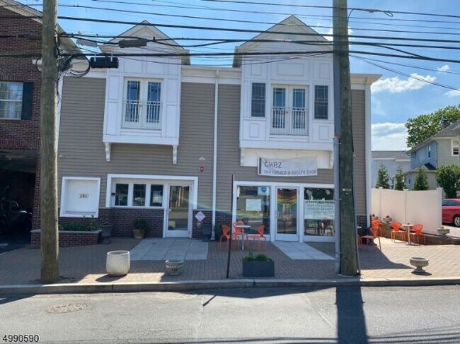 Foto del edificio - 206-208 Centennial Ave