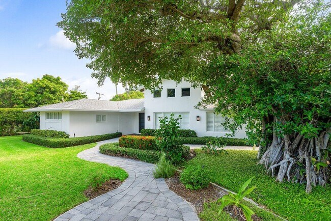 Foto del edificio - 6130 Ridge Ln