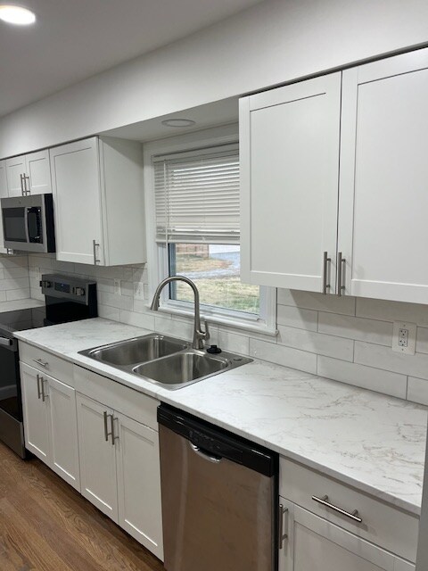 Foto del edificio - 8043 Chancellor Rd