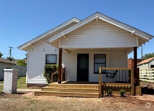 Building Photo - 414 N 6th St