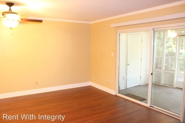 Building Photo - 3 br, 1.5 bath House - 1926 Portland Avenue
