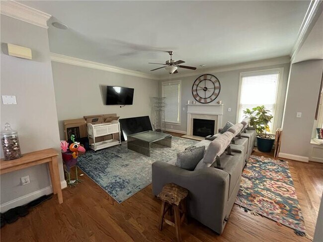 Building Photo - 1579 Gates Pl NW