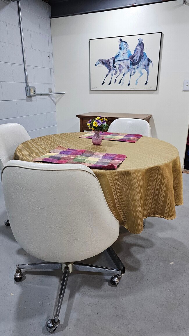 3260 E Norwich Ave Unit B, Saint Francis, WI 53235 Apartments in Saint Francis, WI