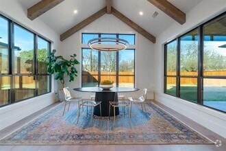 Building Photo - 3311 Regent Dr