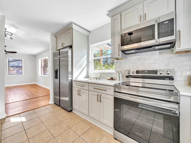 Building Photo - 1752 Hopper St