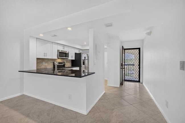 Photo - 313 Lake Cir (North Palm Beach, FL) Apartment