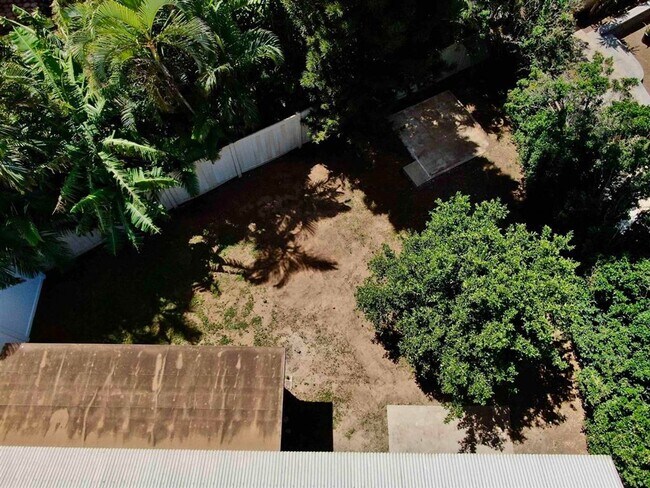 Foto del edificio - 390 Auhana Rd
