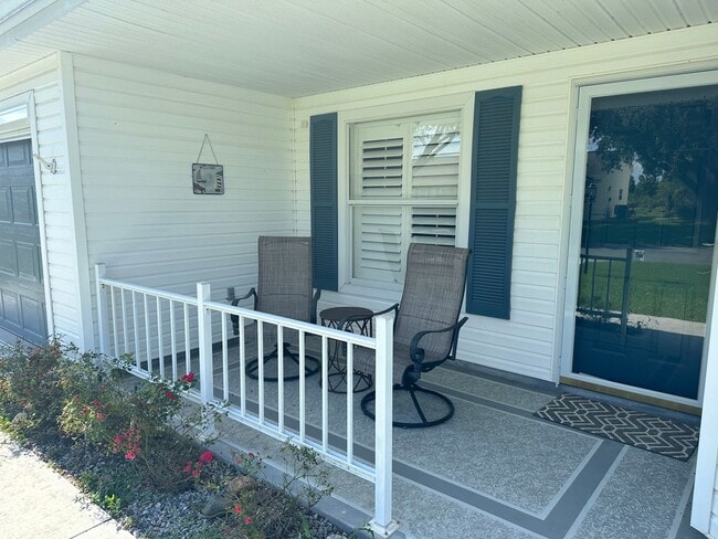 Building Photo - 2 Bedroom 2 Bath in The Plantation of Lees...