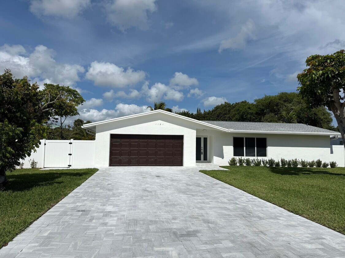 Primary Photo - 1101 NW 5th Ave