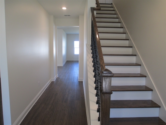 Building Photo - 870 Sunny Stroll Drive