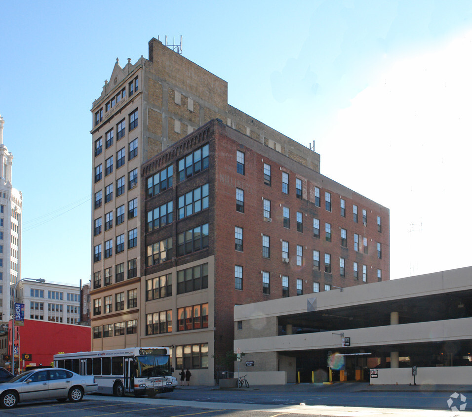 Building - Holling Place Apartments