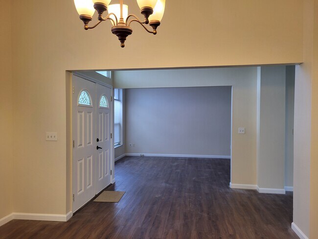 Building Photo - 1048 California Creek Dr