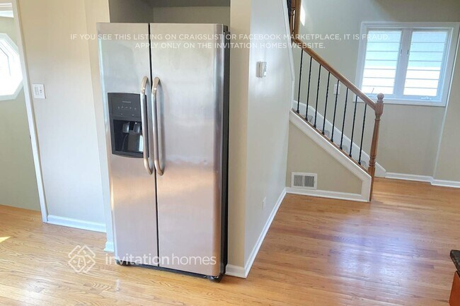 Foto del edificio - 2418 N 75th Ct