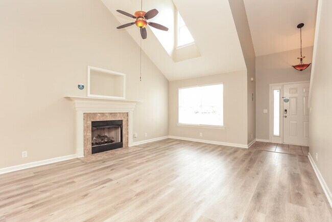 Foto del edificio - 3442 Leslie Ln