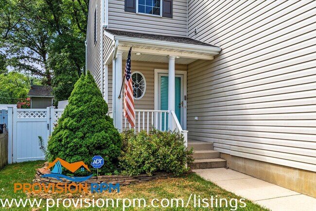 Foto del edificio - 618 Cypress Ln