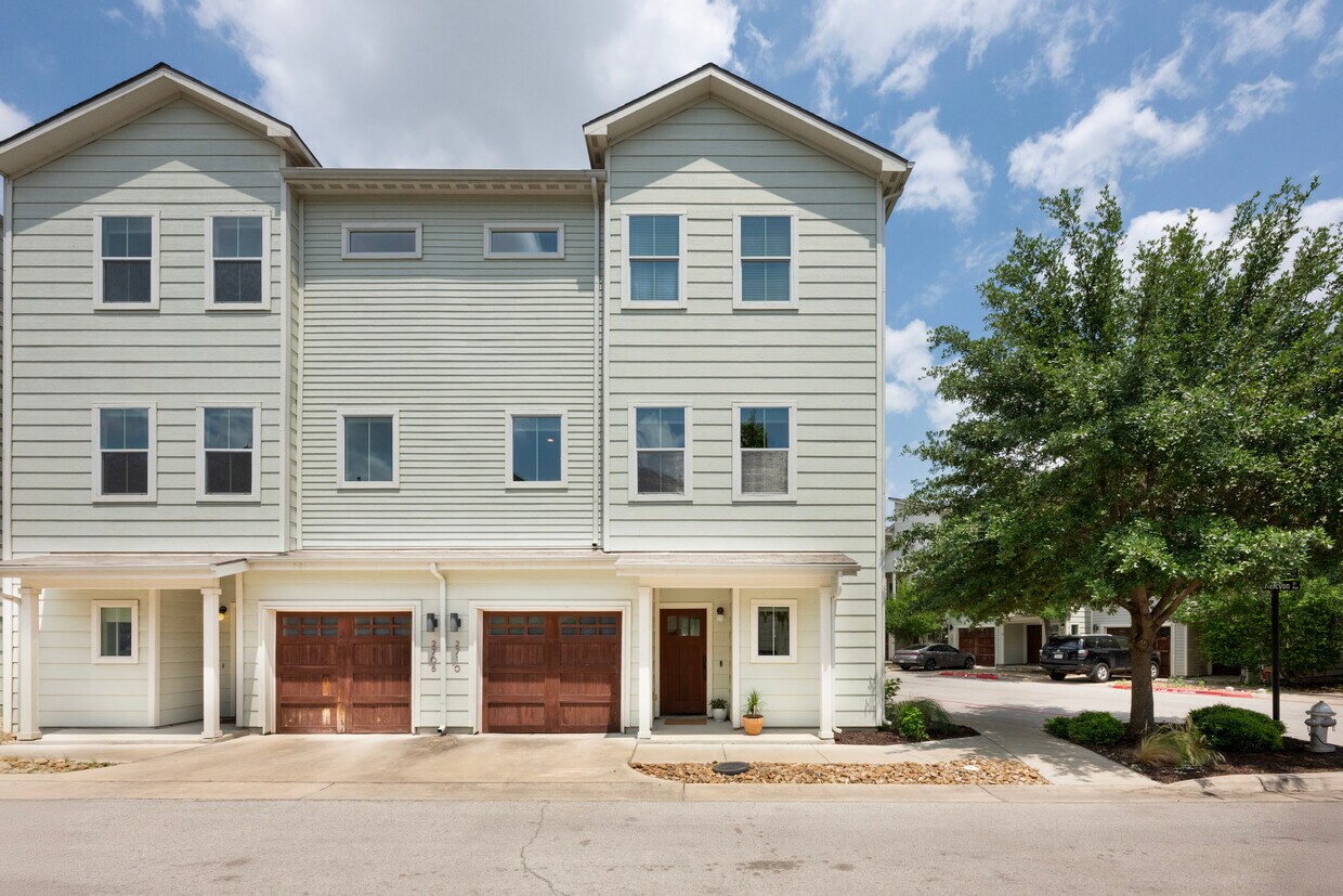 Foto principal - 2710 Halcyon Dr