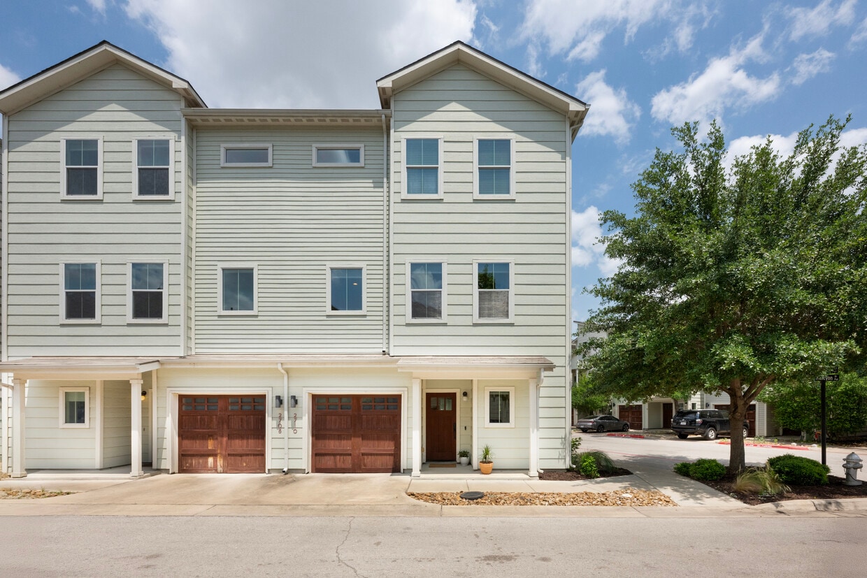 Primary Photo - 2710 Halcyon Dr