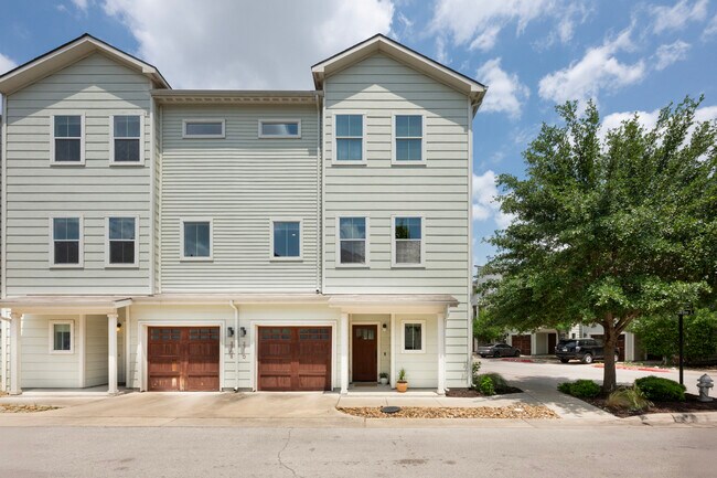 Building Photo - 2710 Halcyon Dr