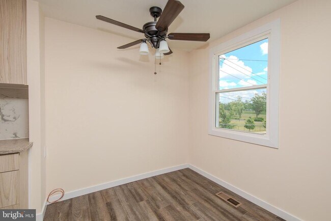 Foto del edificio - 8766 Gillespie St