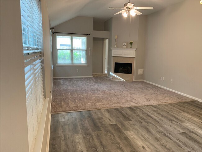 Foto del edificio - 18707 Scented Candle Way