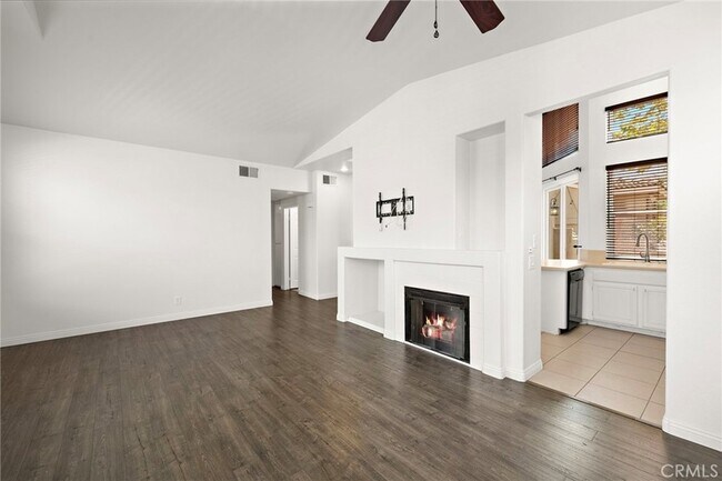 Building Photo - 1150 S Positano Ave