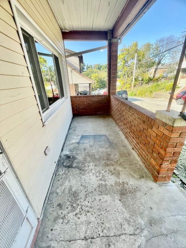 Building Photo - 3 Bed 1 Bath- Pittsburgh PA