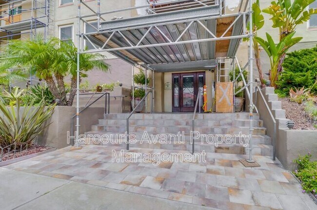 Foto del edificio - 2445 Brant St