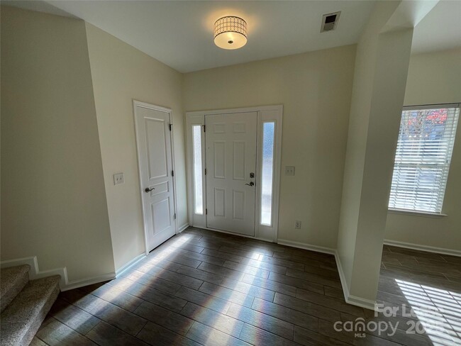 Building Photo - 11434 Heritage Green Dr