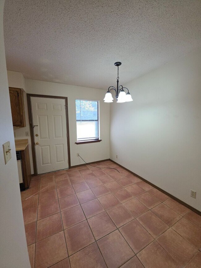 Foto del edificio - 1022 N Parker Rd